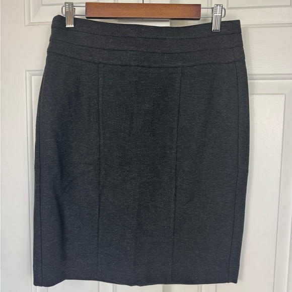 CAbi Women’s Skirt Size 6 Gray Ponte‎ Knit Miranda Pencil Stretch Skirt - Picture 1 of 6